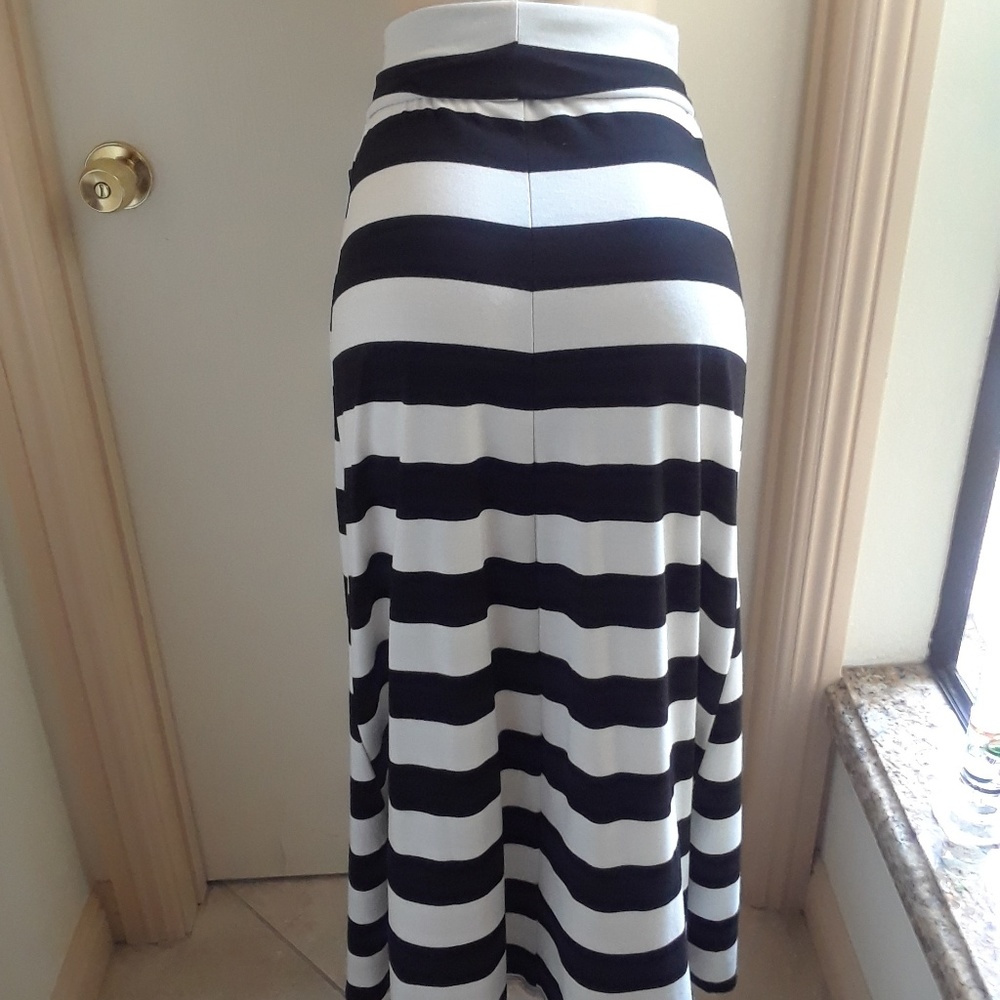 Living Doll skirt - Picture 3 of 3